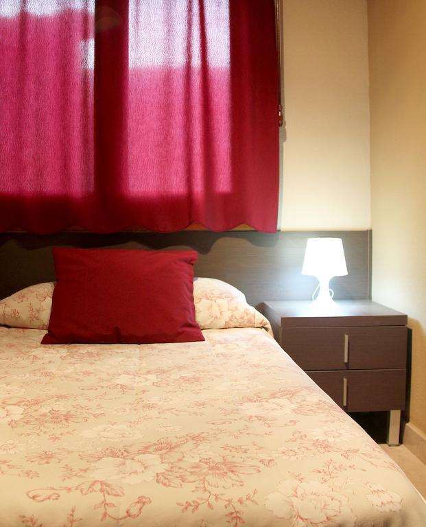 Hostal Cafeteteria Goya Barbastro Chambre photo