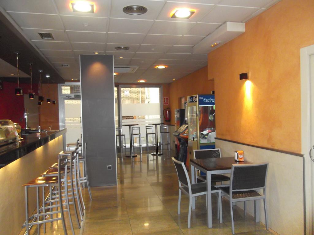 Hostal Cafeteteria Goya Barbastro Extérieur photo