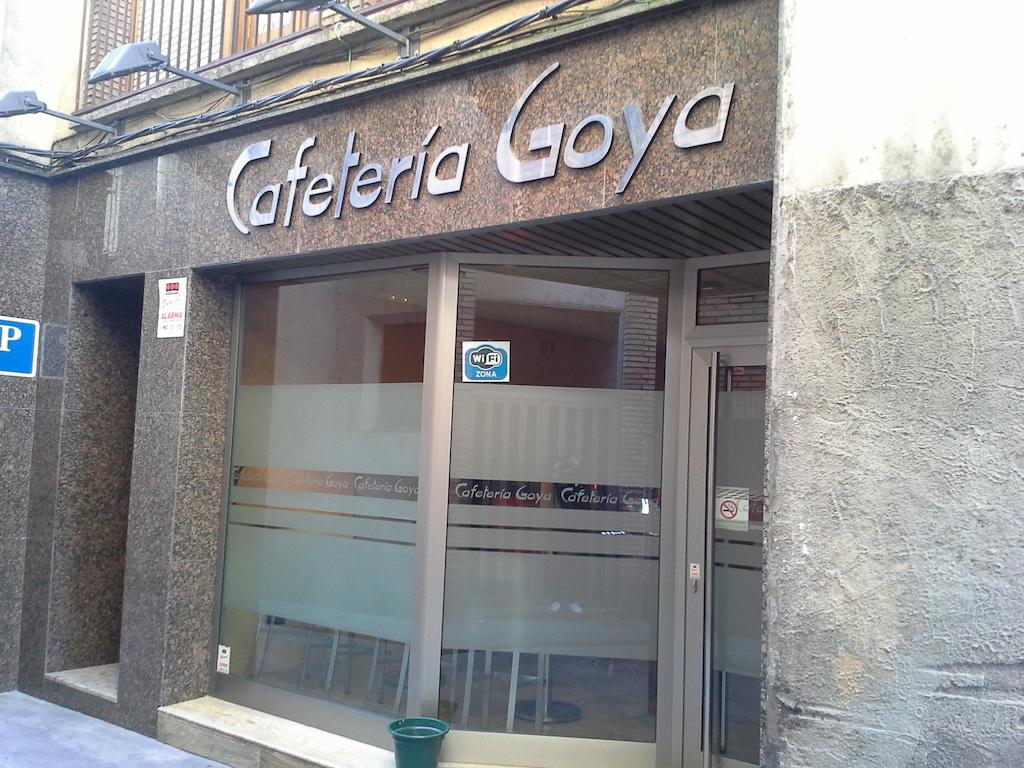 Hostal Cafeteteria Goya Barbastro Extérieur photo