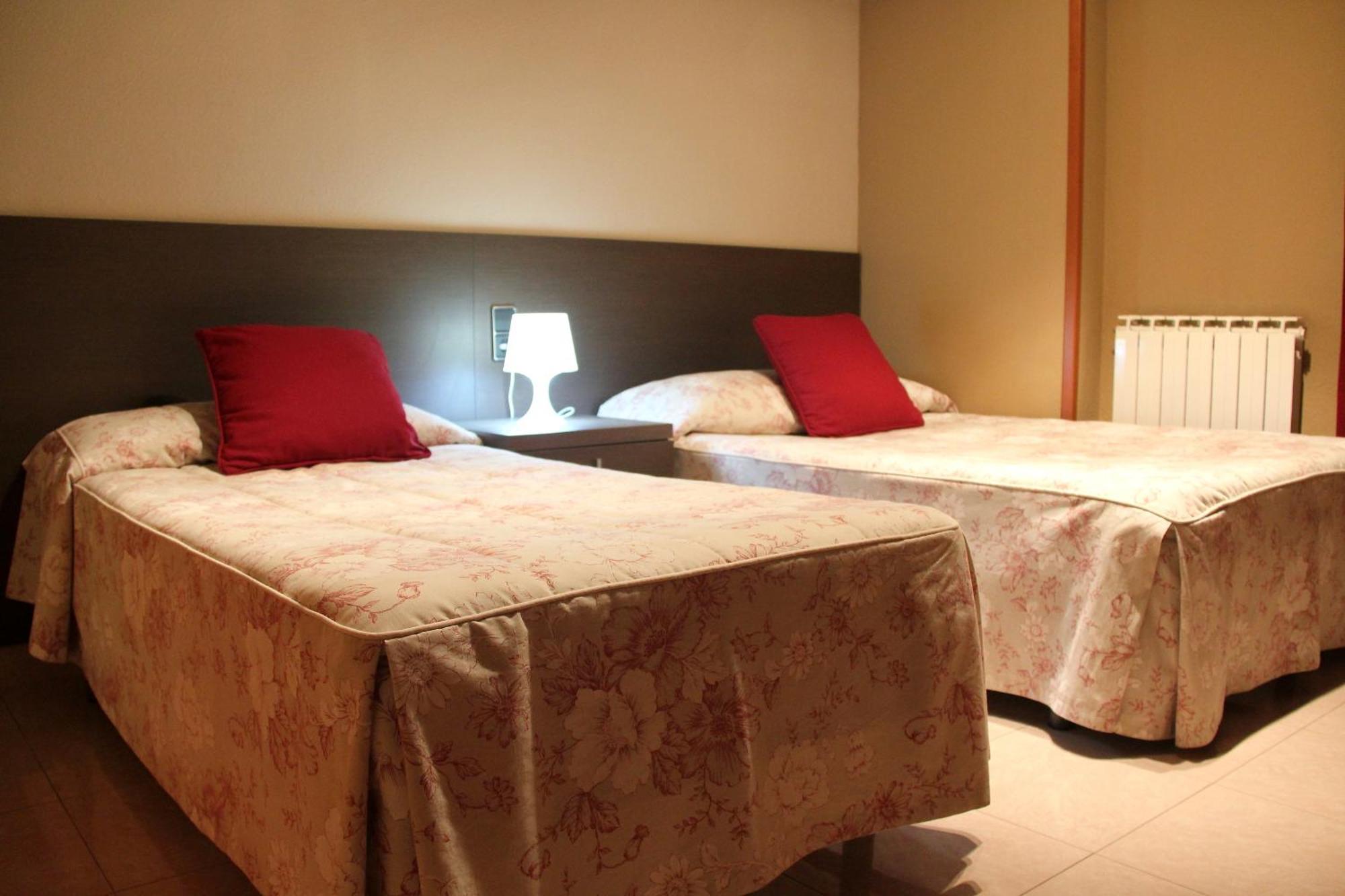 Hostal Cafeteteria Goya Barbastro Chambre photo