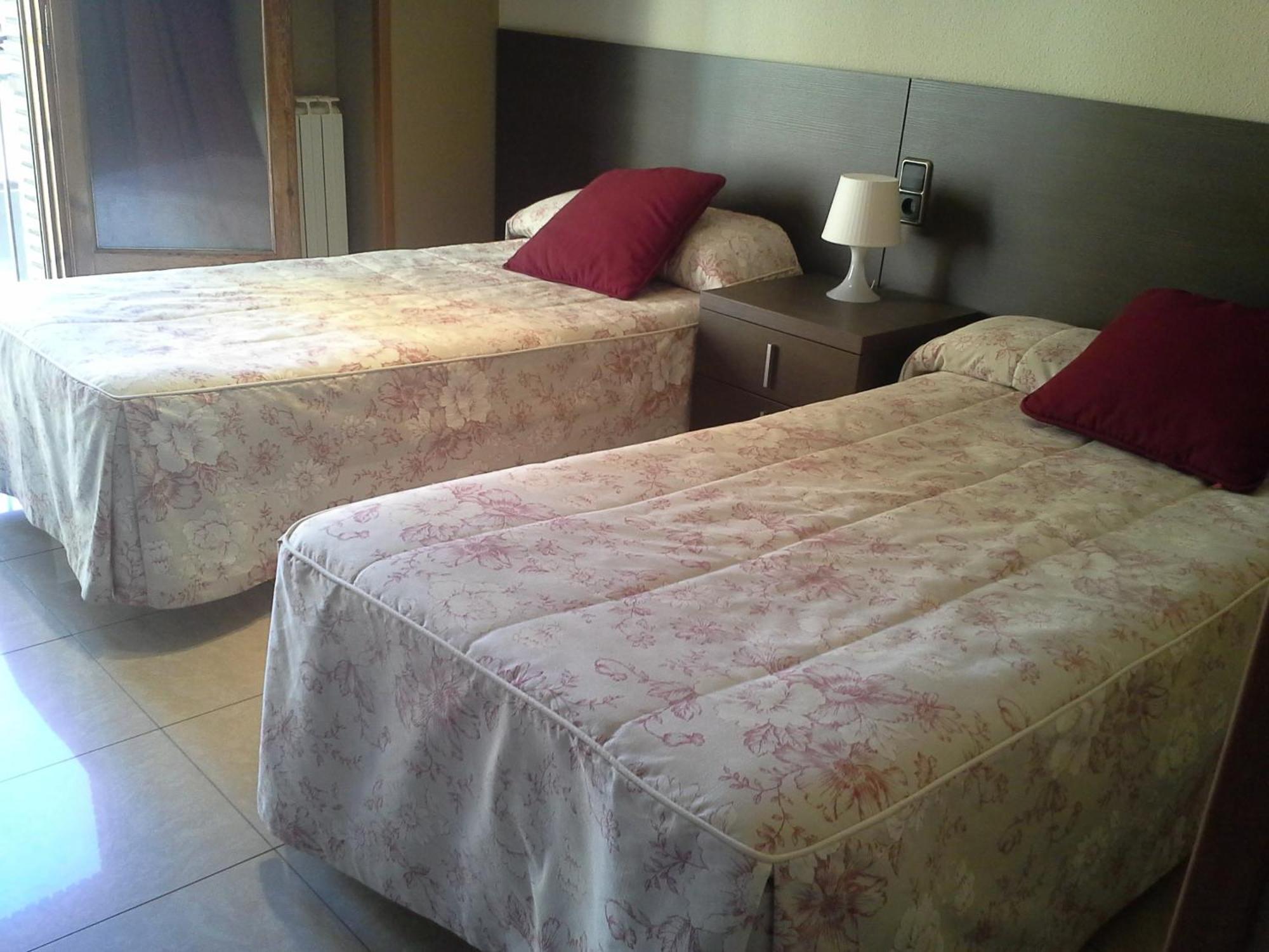 Hostal Cafeteteria Goya Barbastro Chambre photo