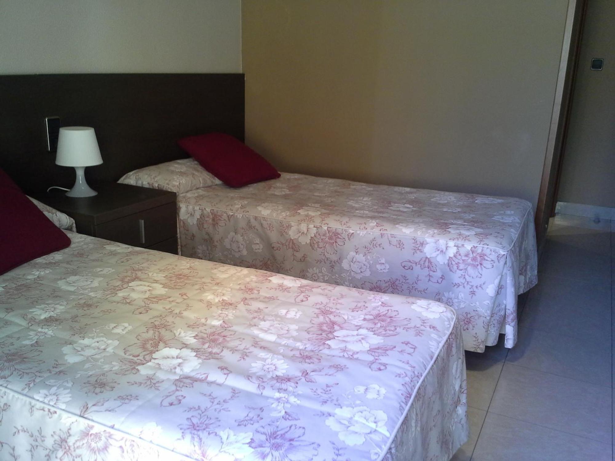 Hostal Cafeteteria Goya Barbastro Chambre photo