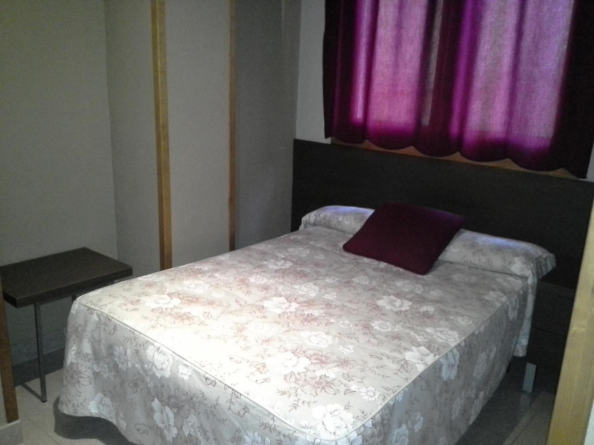 Hostal Cafeteteria Goya Barbastro Chambre photo